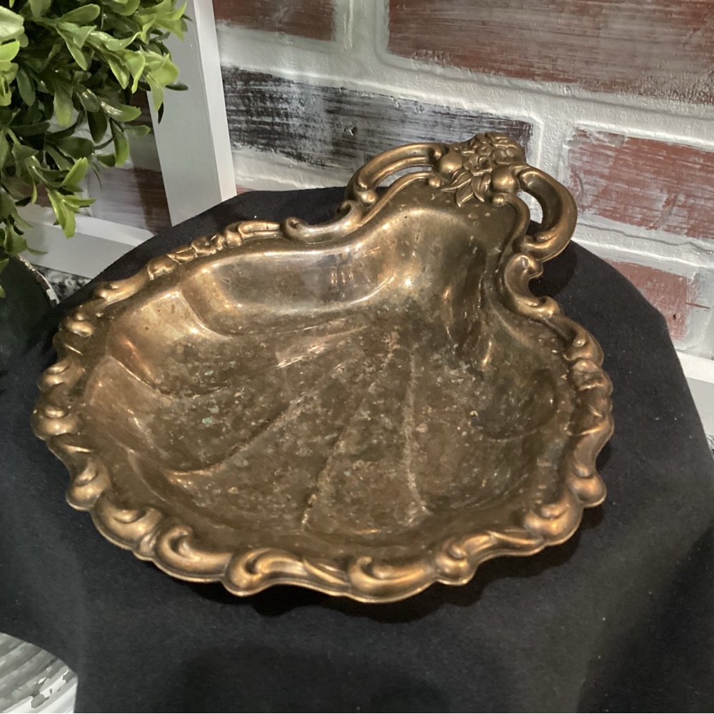 🟡 Vintage Floral Designed Metal Crafted Decor Tray - Very Unique - Very Nice - Picture 6 of 9
